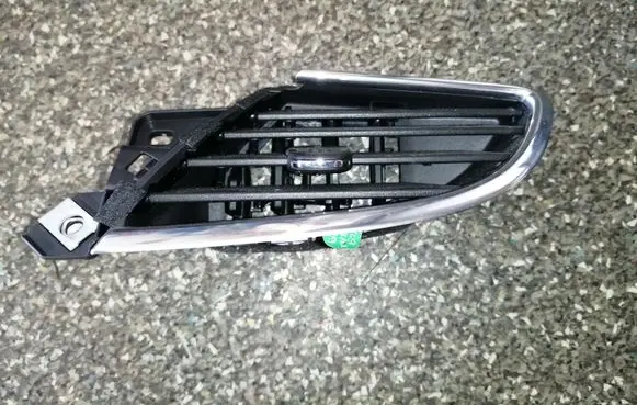 Buick Encore I Dashboard side air vent grill/cover trim 42570818
