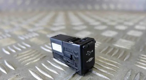 Toyota Prius+ (ZVW40) USB socket connector 8619042040