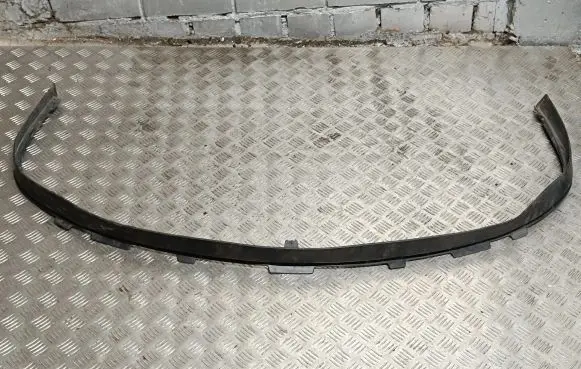 Front bumper lip