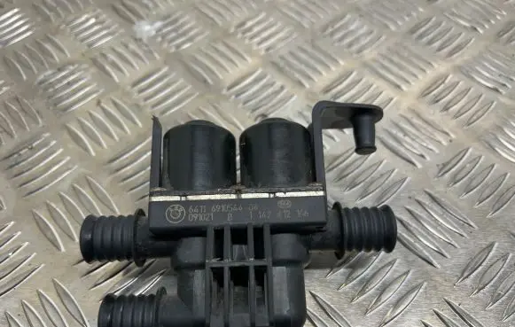 BMW X5 E70 Coolant heater control valve 6910544 091021 1147412166