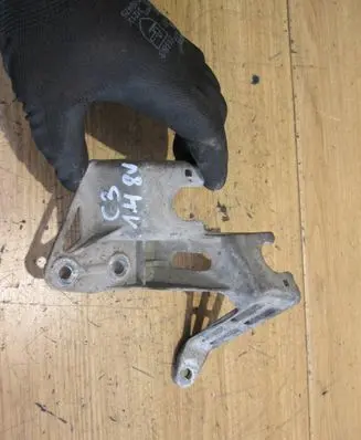 Citroen C3 Gear shift cable bracket 963949498 E100082