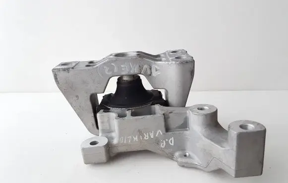 Nissan Juke I F15 Engine mount bracket 1KA0AHR 112101KA1A 069090A0