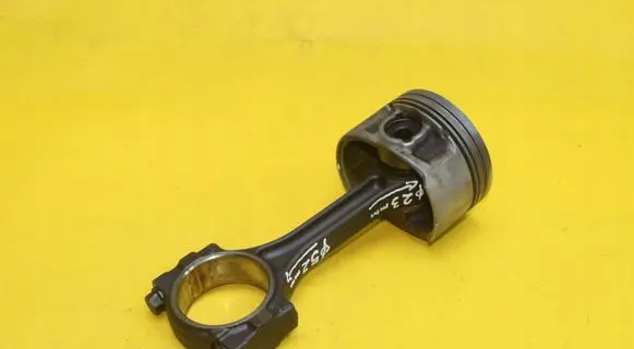 Volkswagen Beetle 1302 Piston with connecting rod