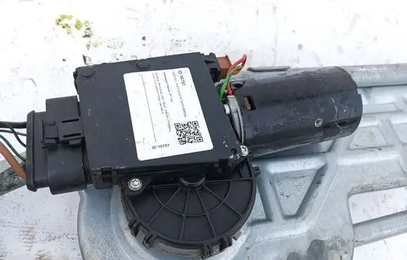 Volkswagen Sharan Wiper motor 7M1955113 95VW17505FA
