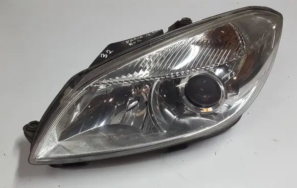 Skoda Fabia Mk2 (5J) Headlight/headlamp 