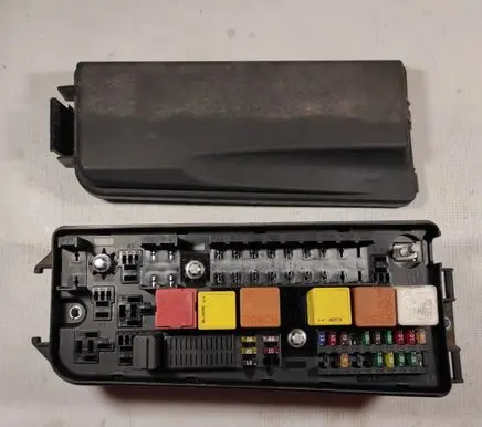 Opel Signum Fuse module 460023260 13190370 519113005