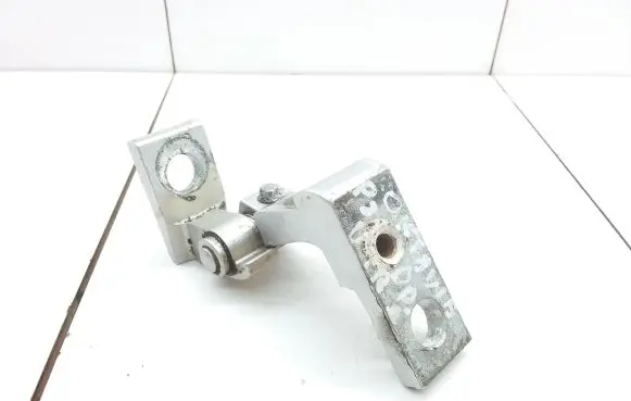 Skoda Octavia Mk1 (1U) Front door upper hinge