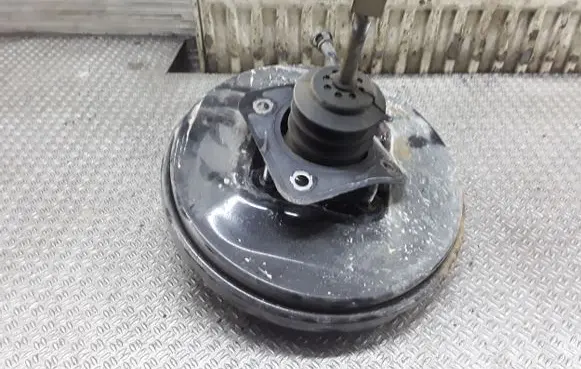 Dacia Logan I Brake booster 8200421029A