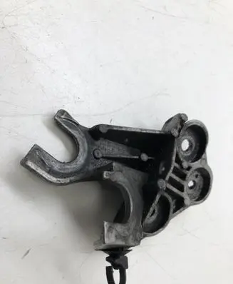 Peugeot 5008 Gear shift cable bracket 113112902