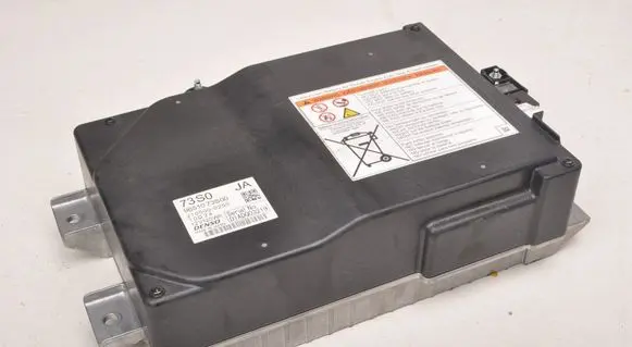 Suzuki Swift III Hybrid / electric car battery 96510-73S00