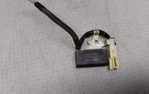 Toyota Avensis T250 Sensor 9008088005