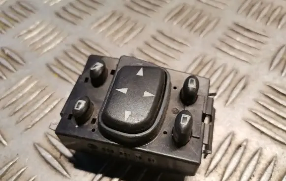 Mercedes-Benz S W220 Wing mirror switch 2208211551