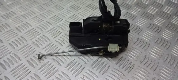 Opel Insignia A Front door lock