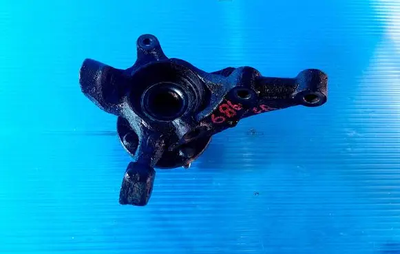 Toyota Yaris Verso Front wheel hub spindle knuckle