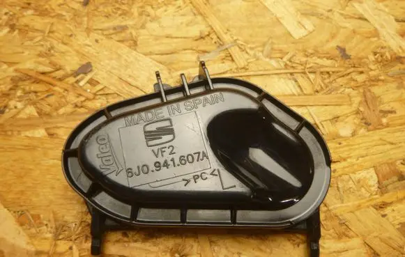 Seat Ibiza IV (6J,6P) Headlight/headlamp dust cover 6J0941607A