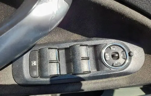 Ford Mondeo MK IV Quarter vent window switch 7S7T-14A132-BC