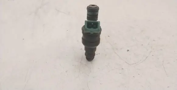 BMW 5 E39 Fuel injector 0280150415