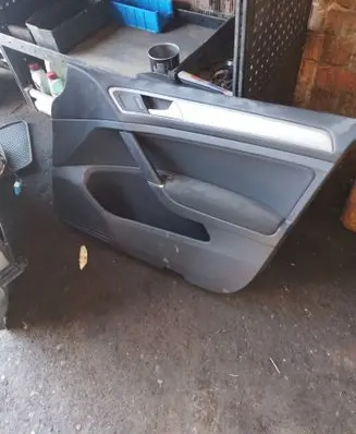 Volkswagen Golf VII Front door card panel trim