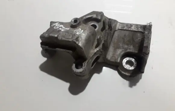 Peugeot 406 Engine mounting bracket 9631455280