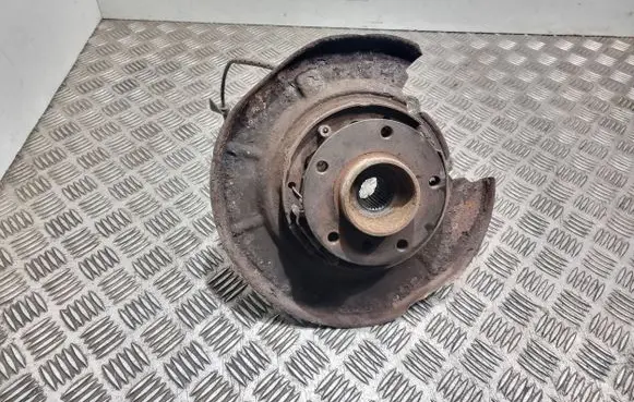 BMW 5 E39 Rear wheel hub E3902 Gx82141 T8506p