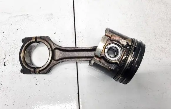 Mazda 6 Piston with connecting rod 
