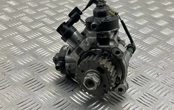 Jaguar XF X250 Fuel injection high pressure pump 0445010614 100426 9X2Q9B395CA