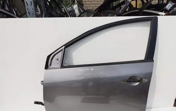 Nissan Murano Z50 Front door