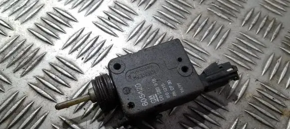 Opel Astra G Central locking motor 90589918