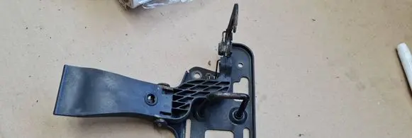 Audi A5 8T 8F Engine bonnet/hood lock/latch loop/hook 8T0823480