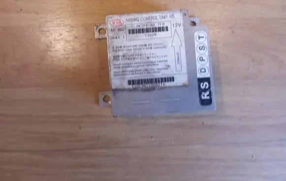 KIA Carens I Airbag control unit/module 0K2FE677F0