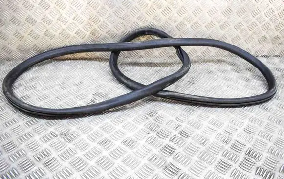 Rubber seal rear door