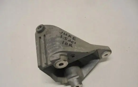 Nissan Juke I F15 Engine mounting bracket