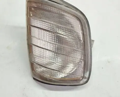 Mercedes-Benz E W124 Front indicator light 183289B 010205 TYC183289