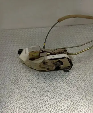 Mitsubishi Pajero Front door lock 01108A