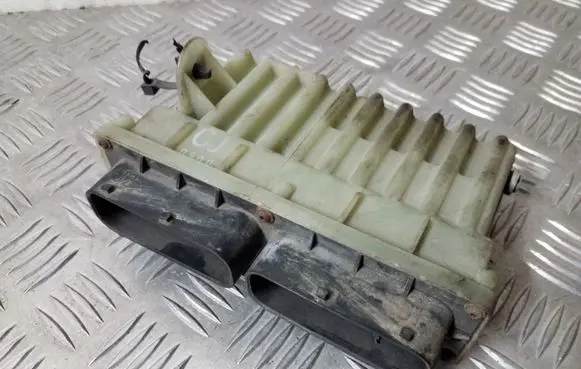 Opel Zafira A Coolant fan relay 24410130