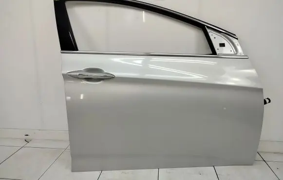 Hyundai i40 Front door 42R20