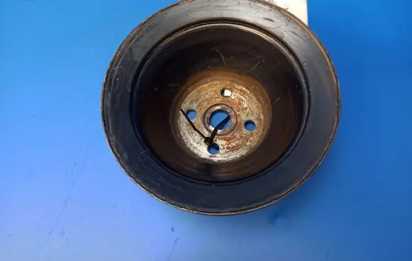 Mercedes-Benz COMPAKT W115 Water pump pulley 