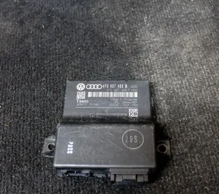 Audi A6 S6 C6 4F Gateway control module 4F0907468M