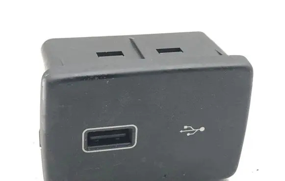 Peugeot Boxer USB socket connector 07356855900