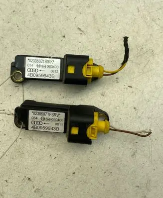 Audi A6 S6 C5 4B Airbag deployment crash/impact sensor 4B0959643B 02306021B 060400