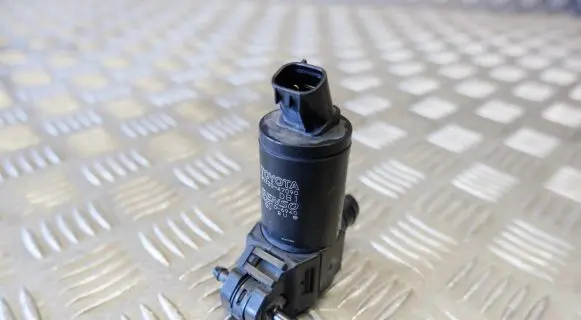 Toyota Prius (XW50) Windscreen/windshield washer pump 8533047090
