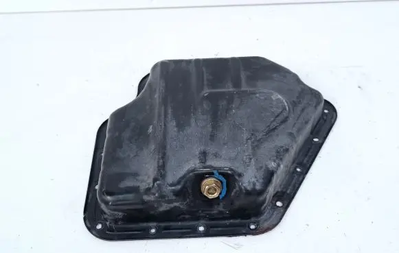 Chrysler Town u0026 Country V Oil sump 351404AF