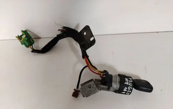 Peugeot 307 Ignition lock 36353100