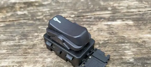Saab 9-5 Central locking switch button 4617593