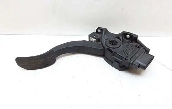 Volvo V70 Accelerator throttle pedal 6G929F836BD