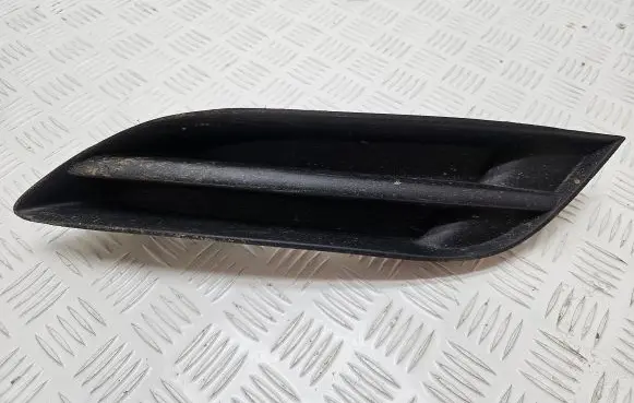 Toyota Auris 150 Front bumper lower grill 8148202030