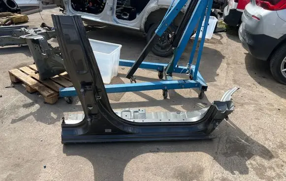 Citroen C3 Pillar (middle) 
