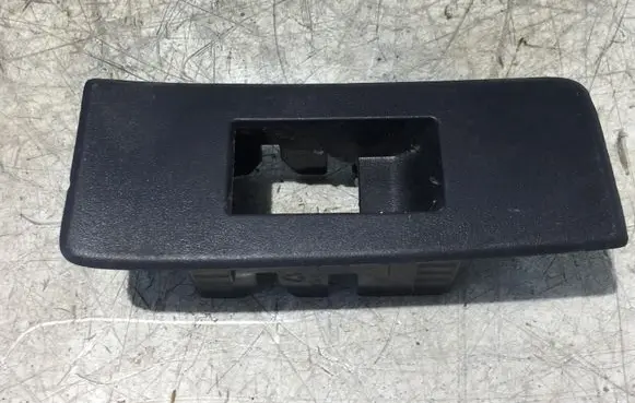 Toyota Verso Front door window switch trim 742720F010