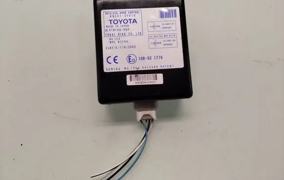 Toyota Corolla Verso E121 Door control unit/module 897410F010 61B168000