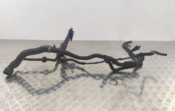 Volkswagen PASSAT B7 Engine coolant pipe/hose 5K0121087